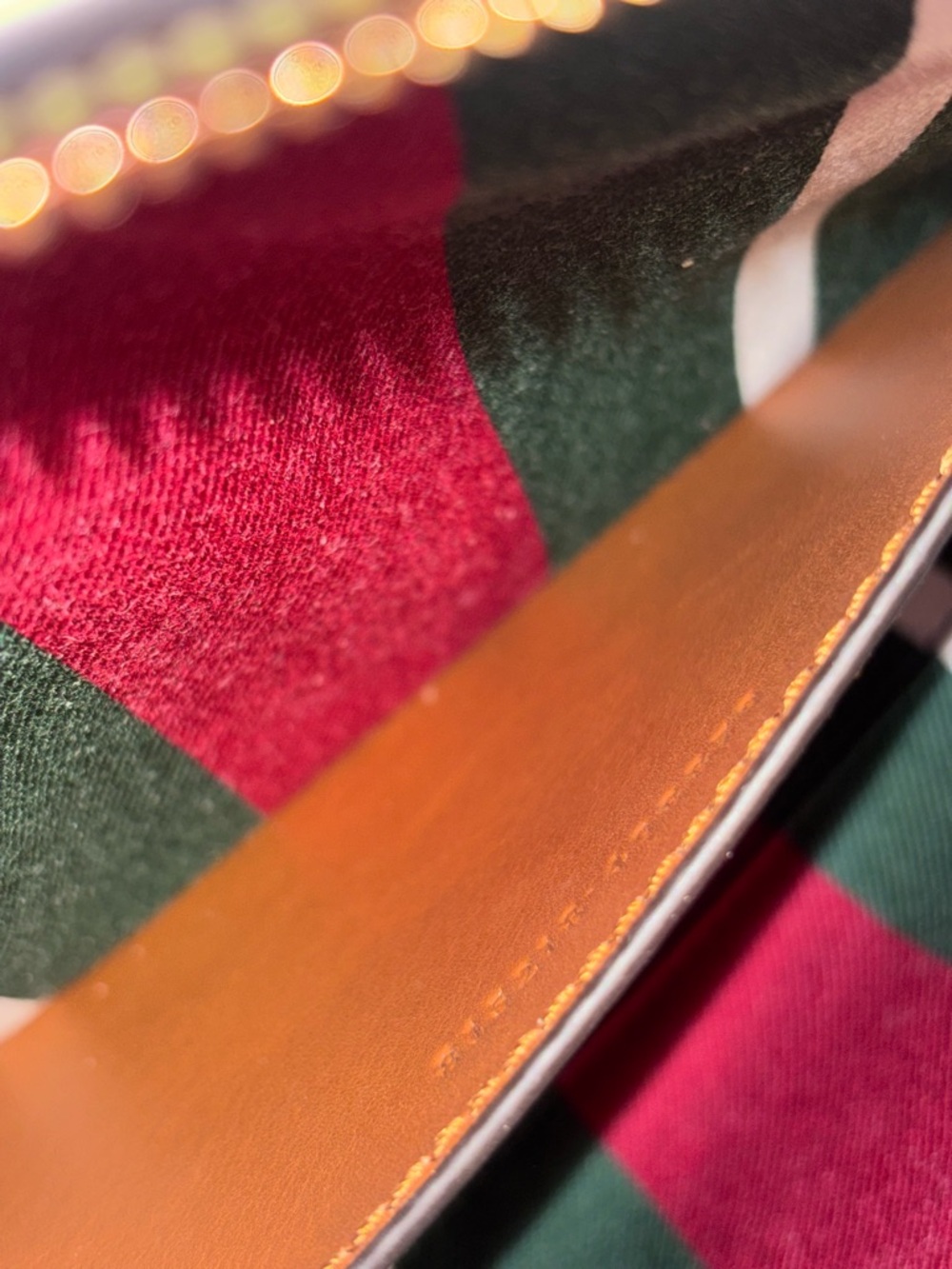 Stunning New Gucci Emblem 2 Way - Picture 10 of 15
